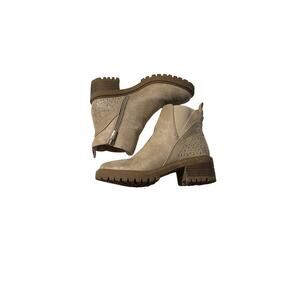 Vince Camuto 2 faux tan leather heeled bootie hobnobs euc